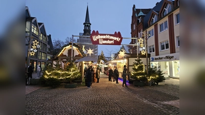 Belebt aktuell die Innenstadt: Der Wunstorfer Weihnachtsmarkt.