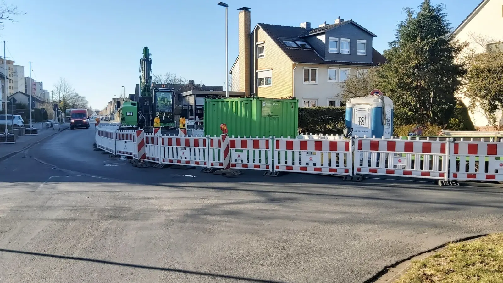 Noch mehr Geduld ist beim Durchfahren der neue Baustelle Am Hasenpfahl gefragt. (Foto: gk)