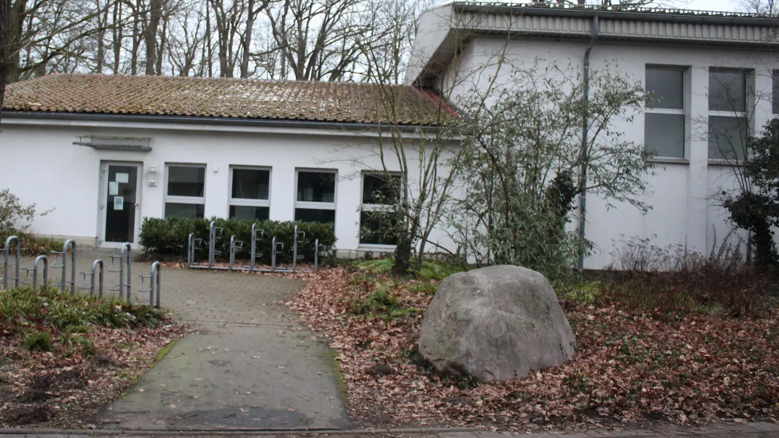 Muss weichen: Die Turnhalle der Grundschule Steinhude.  (Foto: wb)