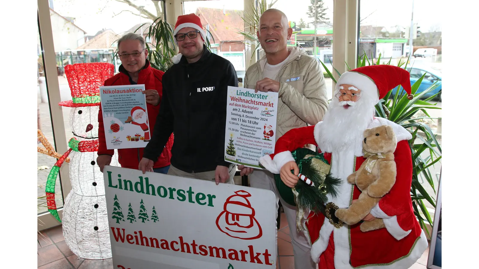 Andreas Klauke (v. li.), Benjamin Dageför und Michael Böhnke laden zum Weihnachtsmarkt und zur Nikolausaktion ein.  (Foto: bb)