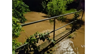 Die Bäche in der Gemeinde Apelern traten über und überfluteten die Dörfer. (Foto: privat)