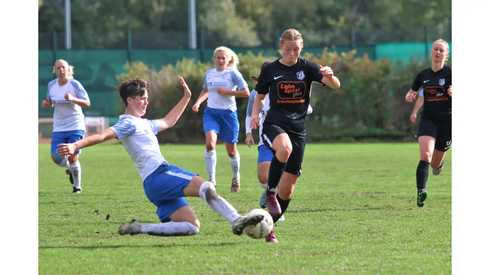 Das Oberliga-Frauenteam der SGR soll noch vor der Winterpause zwei Mal gegen Spitzenreiter Eintracht Braunschweig antreten. (Foto: Borchers, Bastian)