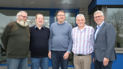 Bei der Verabschiedung (v.li.): Walter Knop, Friedrich-Wilhelm Hattendorf, Wilhelm Cordes, Kai-Michael Wulf und Carsten Piellusch. (Foto: gi)