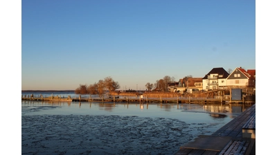 Promenade im Schein der Wintersonne. (Foto: wb)