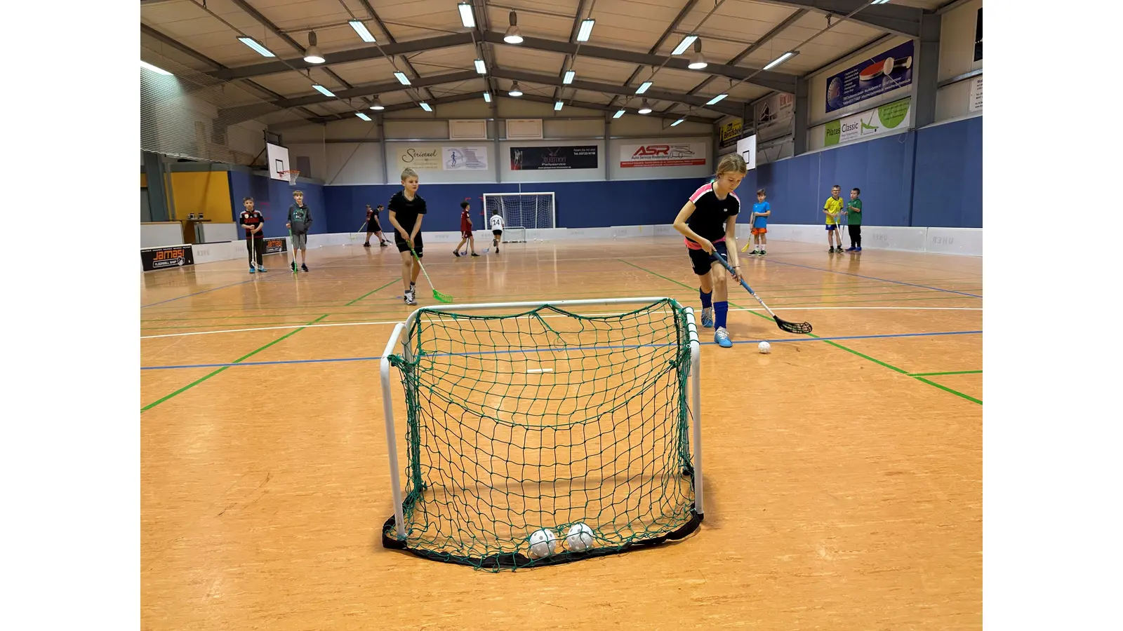 Der TSV Algesdorf bietet Floorball nun auch für Kinder und Jugendliche an.  (Foto: privat)