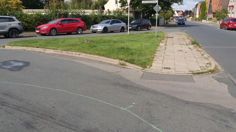 Die-Kreuzung an der Lukas-Cranach-Straße vorher... (Foto: gk)