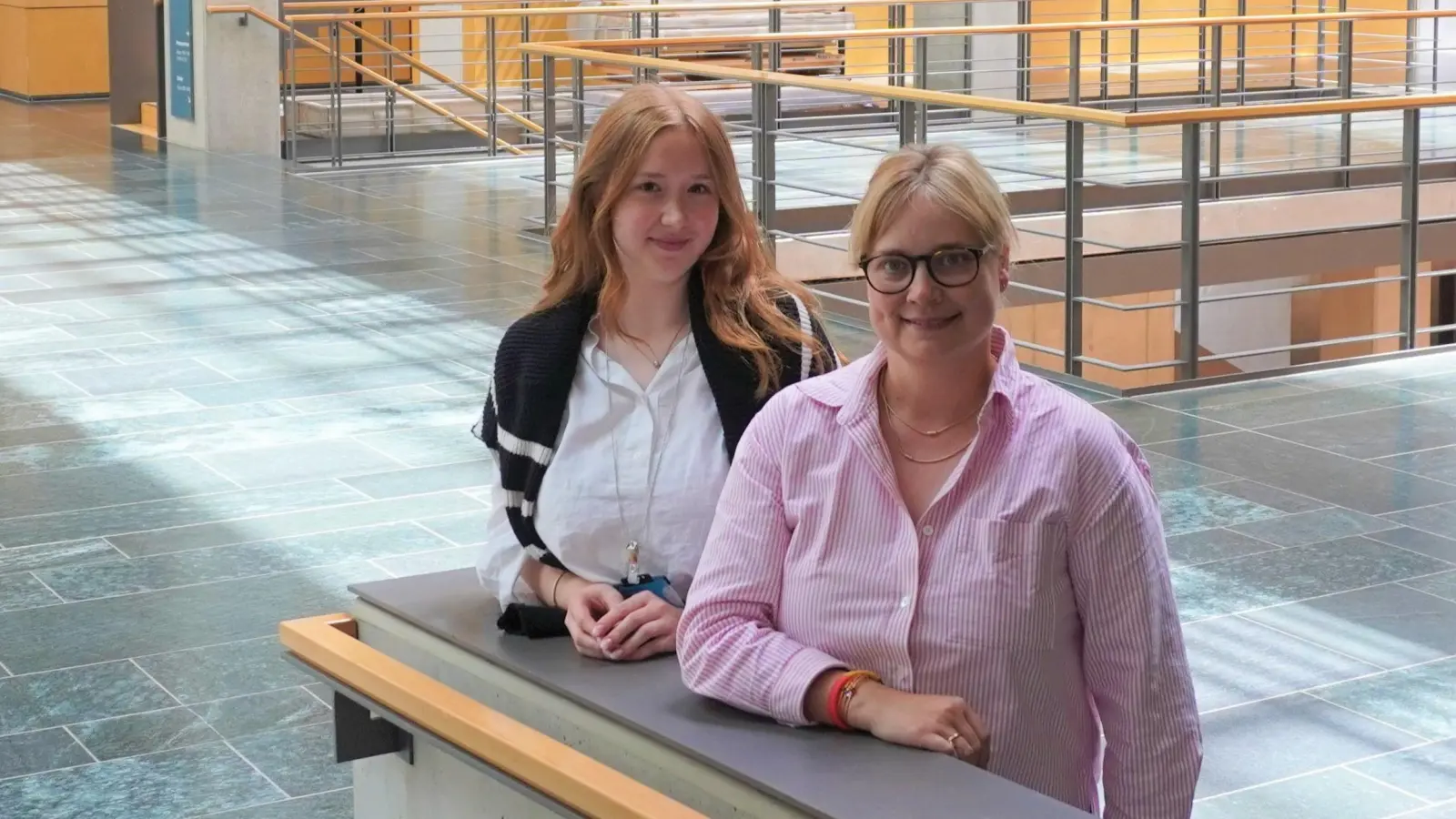 Die Schülerin Josephine Lutter absolviert ein Praktikum im Büro der Bundestagsabgeordneten Marja-Liisa Völlers. (Foto: privat)