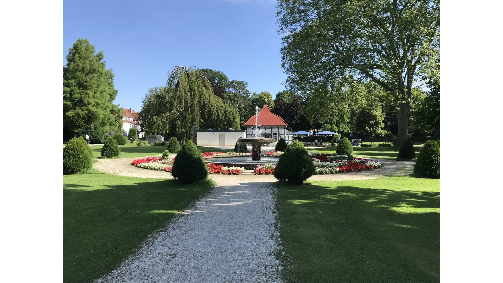 Gerade im Sommer lädt der Stadtgarten zum Aufenthalt ein. Bereits in den letzten Jahren wurden das Lusthaus und der Brunnen saniert. Nun soll es mit unfangreichen Arbeiten weitergehen.  (Foto: cm)