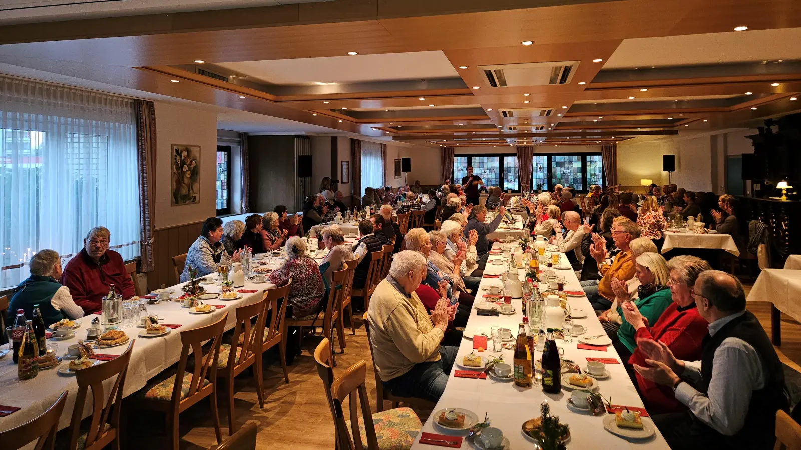 Die Bauvereiner pflegen den Zusammenhalt bei der Weihnachtsfeier.  (Foto: privat)