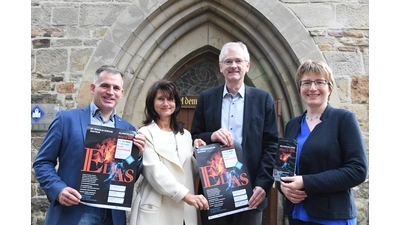 Christian Schefe, Silke Schubert, Ansgar Haverkamp und Daniela Brinkmann laden zu den 42.Rintelner Musiktagen ein. (Foto: nd)