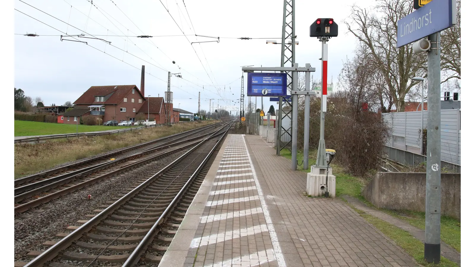 Der „Flex-Anruf-Bus” soll unter anderem den Anschluss an den Bahnhof in Lindhorst verbessern.  (Foto: bb)