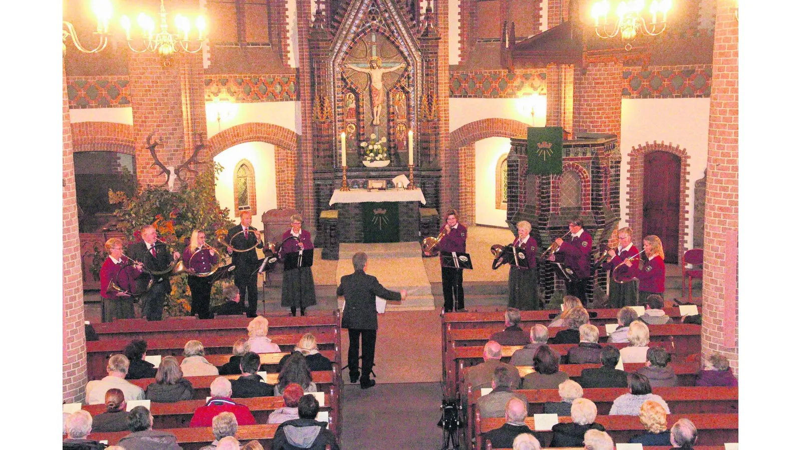 Jagdhornbläsercorps Schaumburg musiziert (Foto: gi)