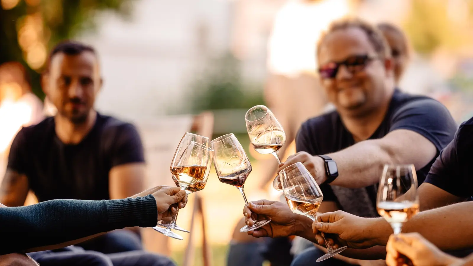 Kurparkfest „ParkGenuss“ mit ausgesuchten Weinen.  (Foto: Marie-Christin Pratsch)