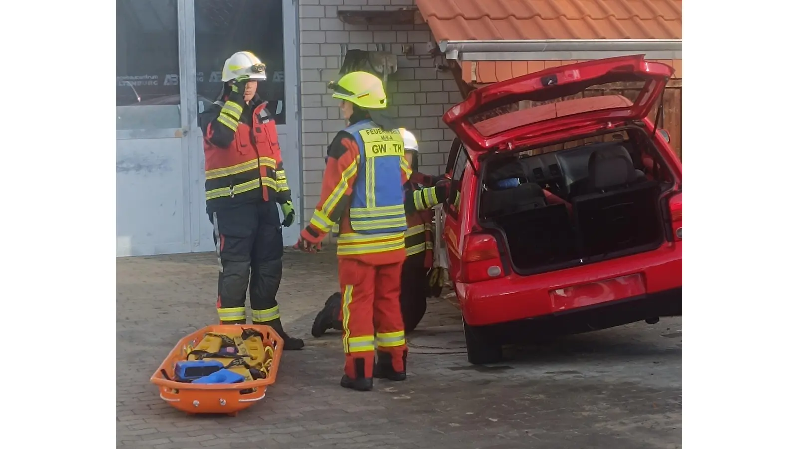 Verschiedene Einsatzlagen wurden bei der Übung abgearbeitet. (Foto: Kreisfeuerwehr Schaumburg)