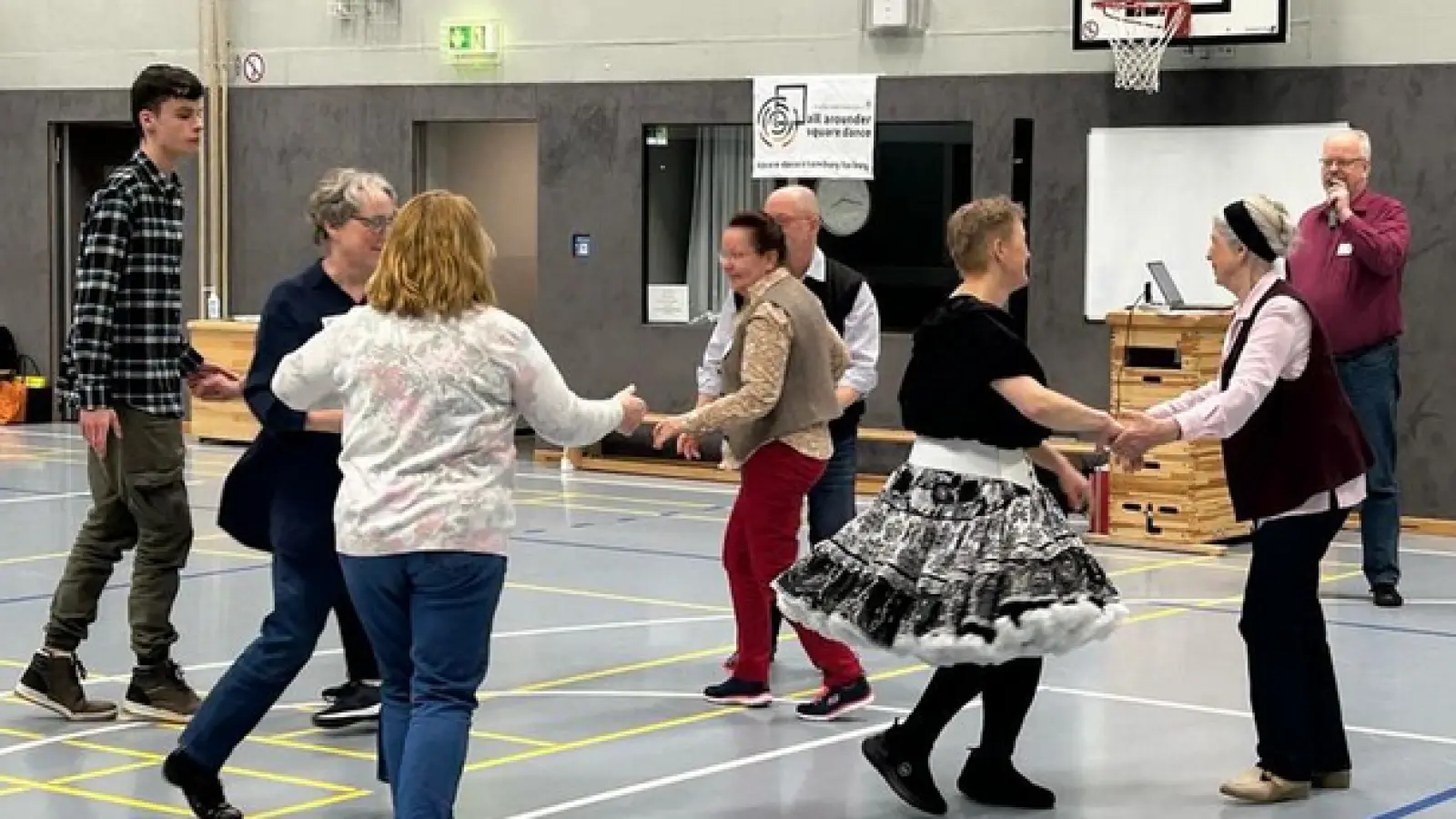 Immer beliebter: Beim Square Dance lernt man schnell neue Leute kennen und tut etwas für seine körperliche und geistige Fitness. (Foto: privat)