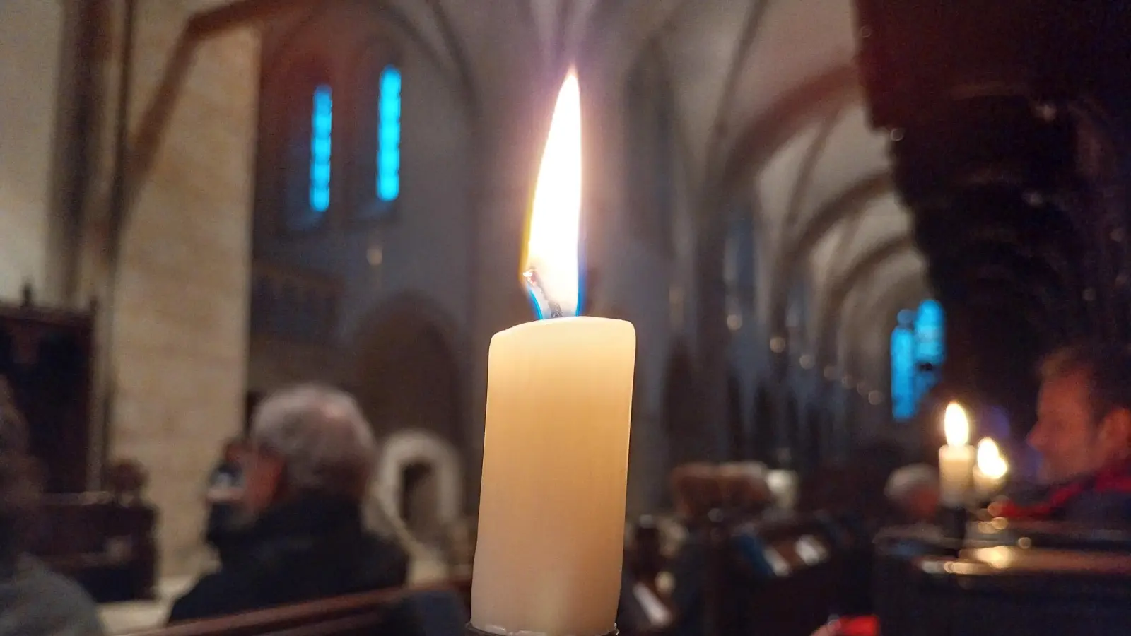 Stimmungsvoll: Die Stiftskirche des Klosters am Abend.  (Foto: Birgit Birth)