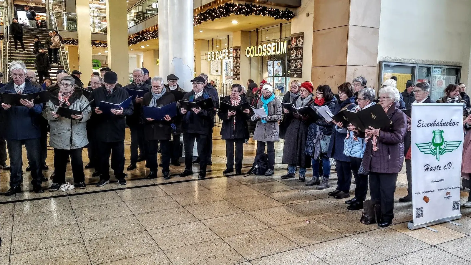 Eisenbahnerchor bringt Hannoversche Bahnhofshalle zum klingen. (Foto: privat)