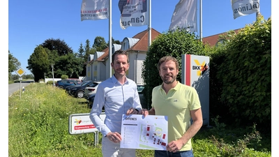 Jörg Nielaczny, Vorstands-Vorsitzender der BKK24, und Dennis Busche, Regionalleiter der BKK24 für Schaumburg, freuen sich auf viele Besucher am 24. August. (Foto: nd)