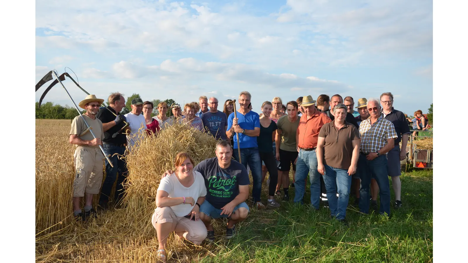 Ein Foto vom Korn mähen zum Erntefest 2019. (Foto: privat)