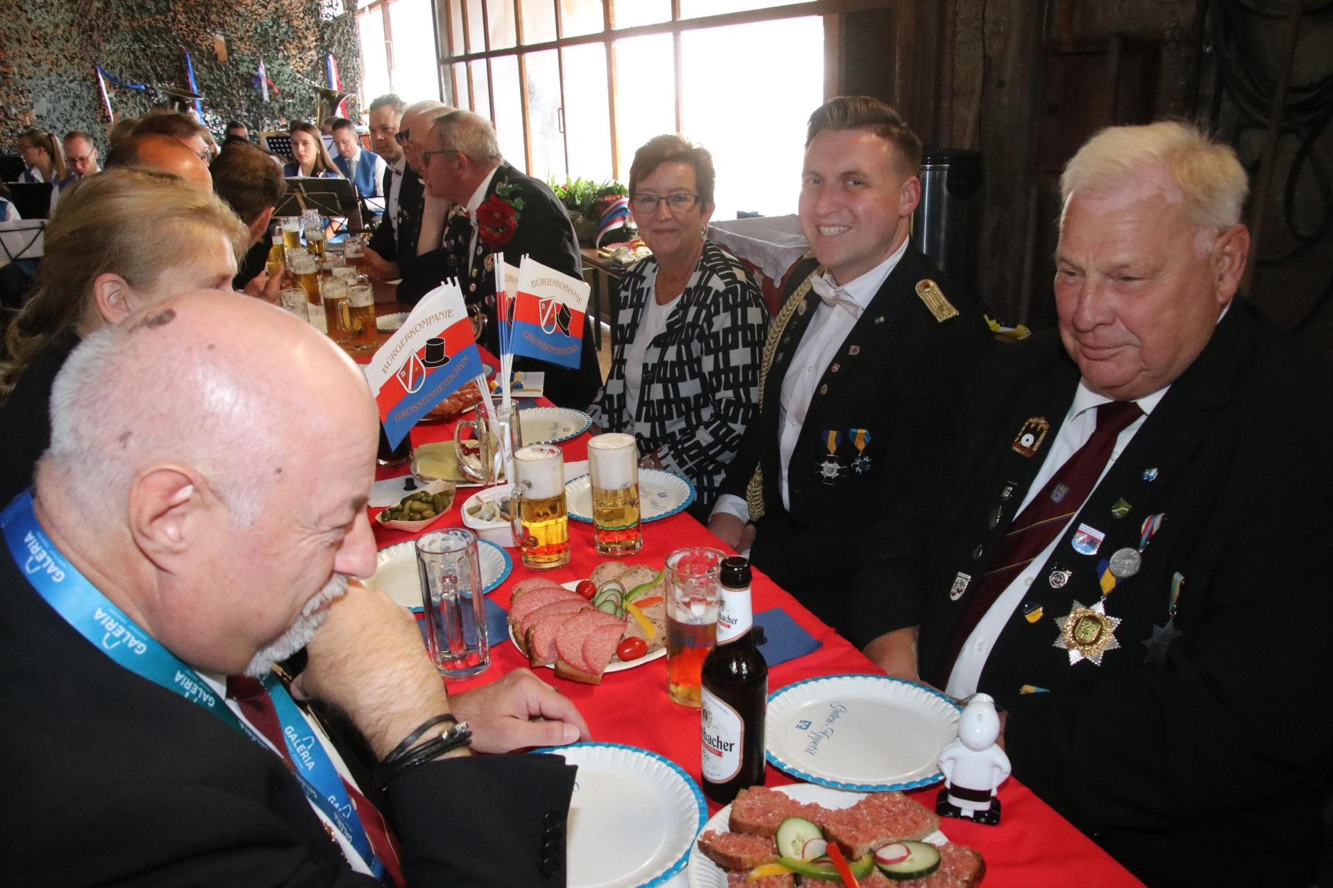 Impressionen vom Schützenfest Großenheidorn. (Foto: gi)