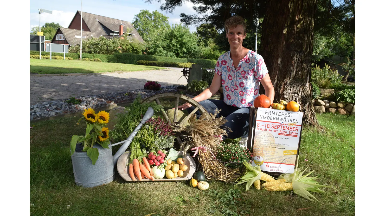 Nadine Völkening, wirbt stilecht für das Erntefest (Foto: ab)