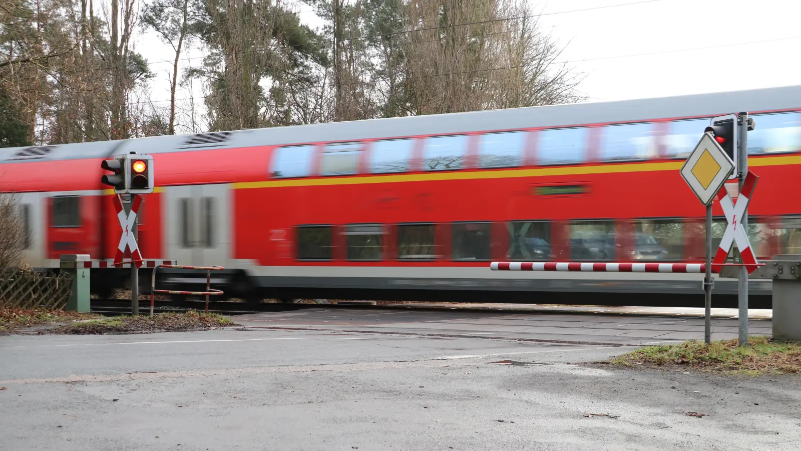 Als Ersatz für den durch die Nordumgehung wegfallenden Bahnübergang schlägt der Rat eine Brücke vor.  (Foto: gi)