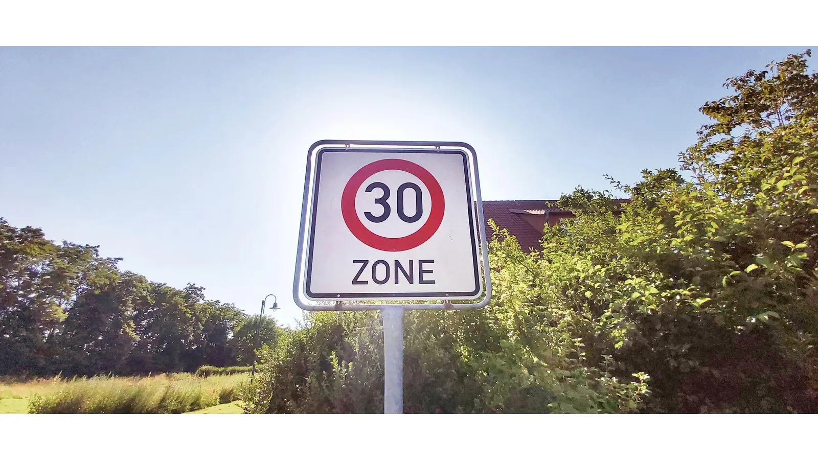 Die Kommune kann selbst entscheiden, wo 30 die Höchstgeschwindigkeit ist. (Foto: gk)