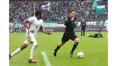 Louis Schaub (hier beim Hansa-Rostock-Spiel) dreht gegen Sandhausen kräftig am Schwungrad und erzielt den Treffer zum 3:1-Endstand. Nun geht es gegen den HSV. 