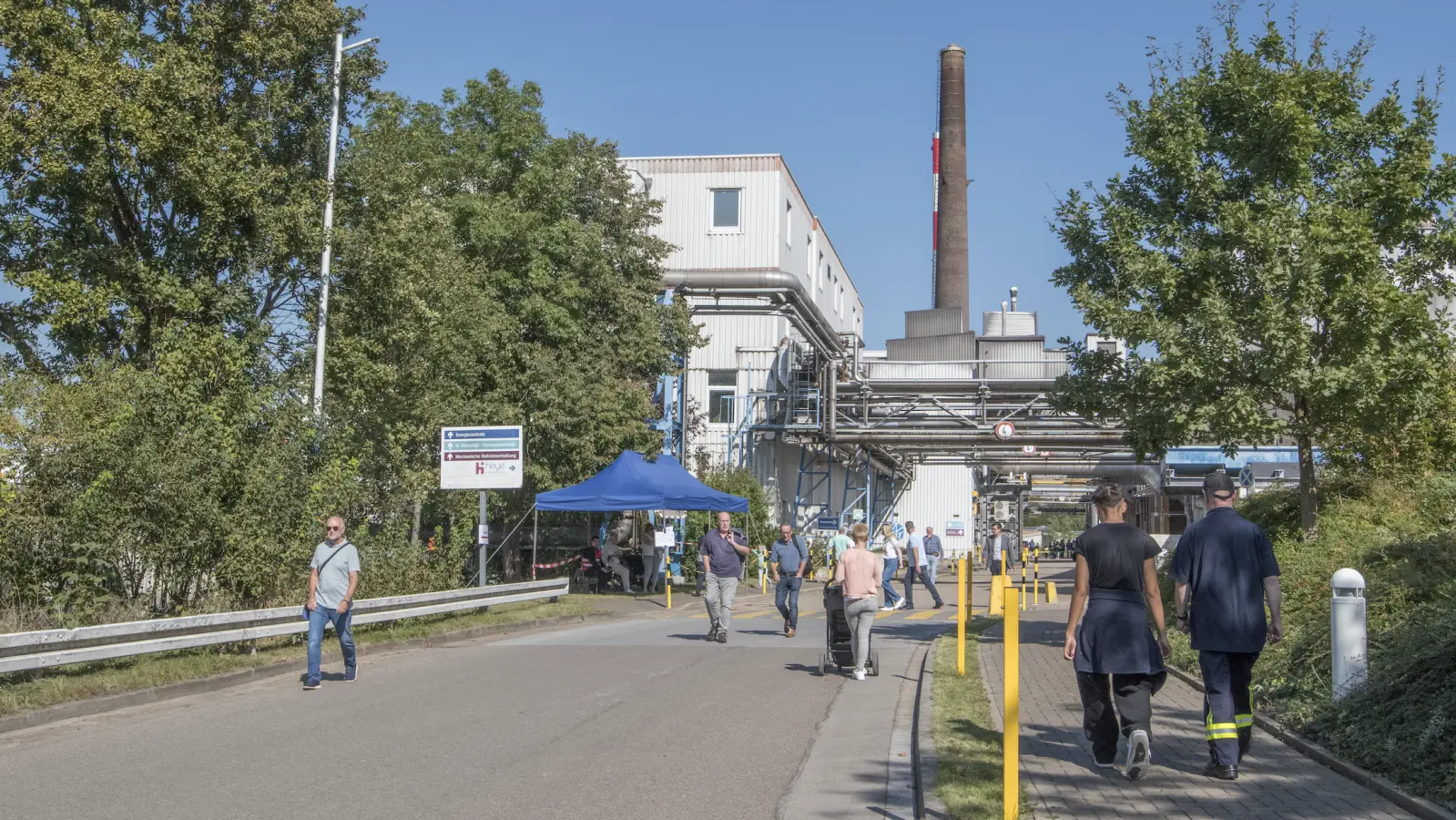 Bescuehrandrang zum Tag der offenen Tür (Foto: nd)