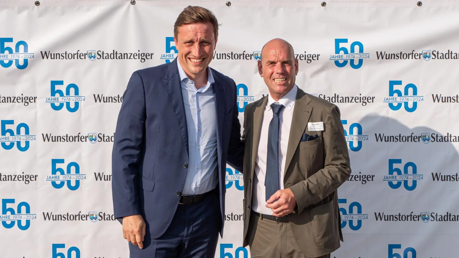 Der Landtagsabgeordnete Sebastian Lechner (li.) mit Verleger André Schäffer. (Foto: wk)