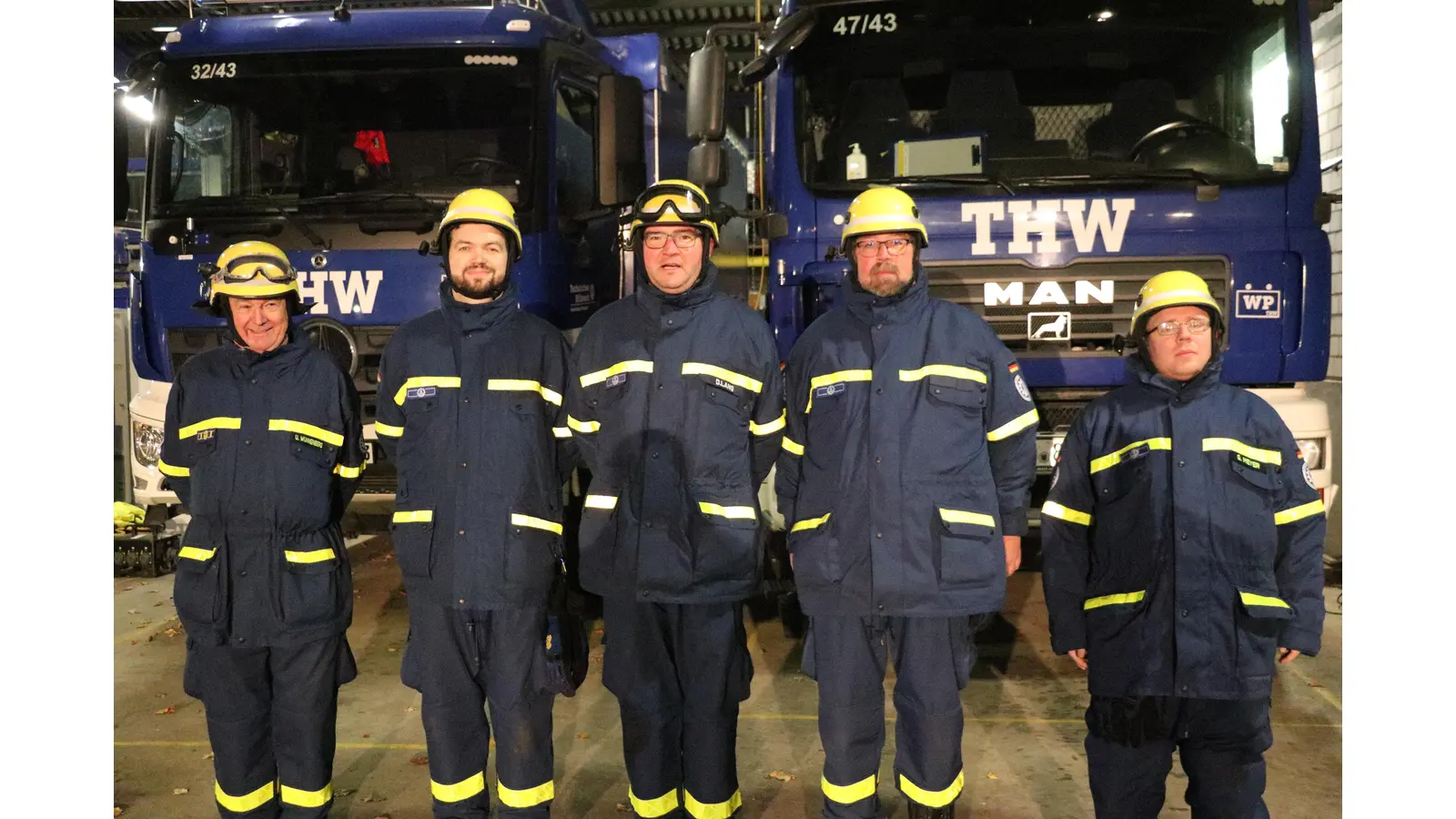 Udo Wunnenberg (v.li.) gratuliert Arne Steinbrück, David Lang, Frank Brune und Georg Heinrich Meyer.