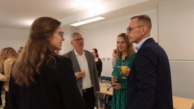 Im Gespräch (v.li.): Dörte Hofheinz, Carsten Piellusch, Inga Mast und Robert Conrad. (Foto: tau)