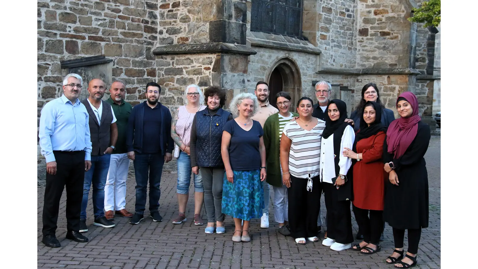 Das Organisationsteam lädt unter dem Motto „Was gibt uns Hoffnung in diesen Zeiten“ zu einer interreligiösen Begegnung in die St. Martini-Kirche. <br> (Foto: Borchers, Bastian)