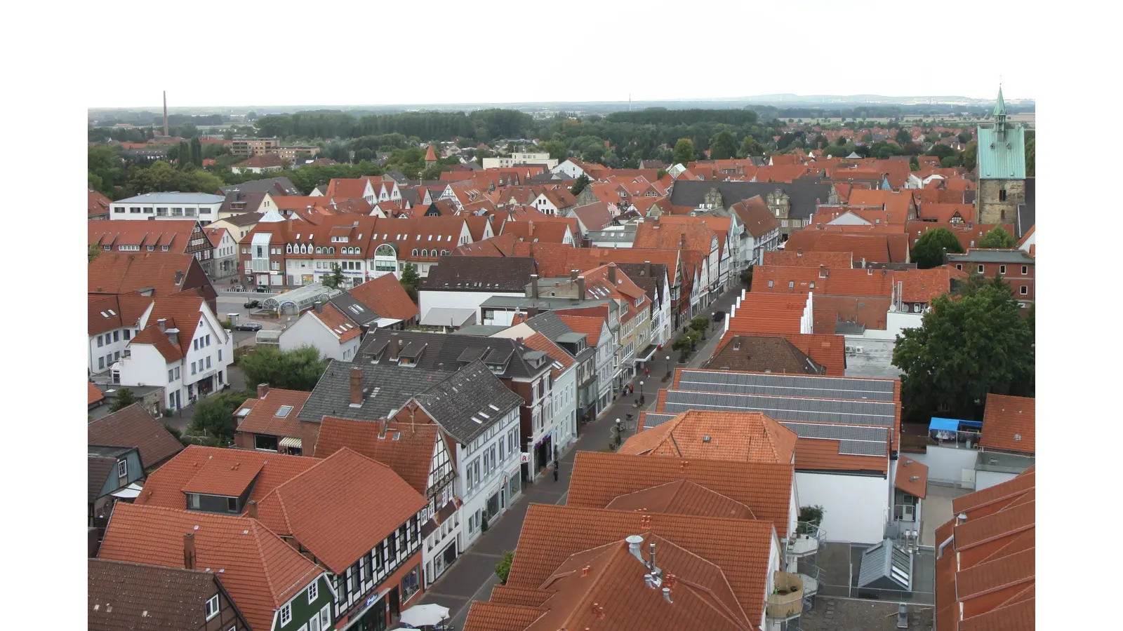 Eine neue Satzung soll es den Bürgern erleichtern, auch in der Altstadt Gebäude mit PV-Anlagen zu belegen.  (Foto: archiv bb)