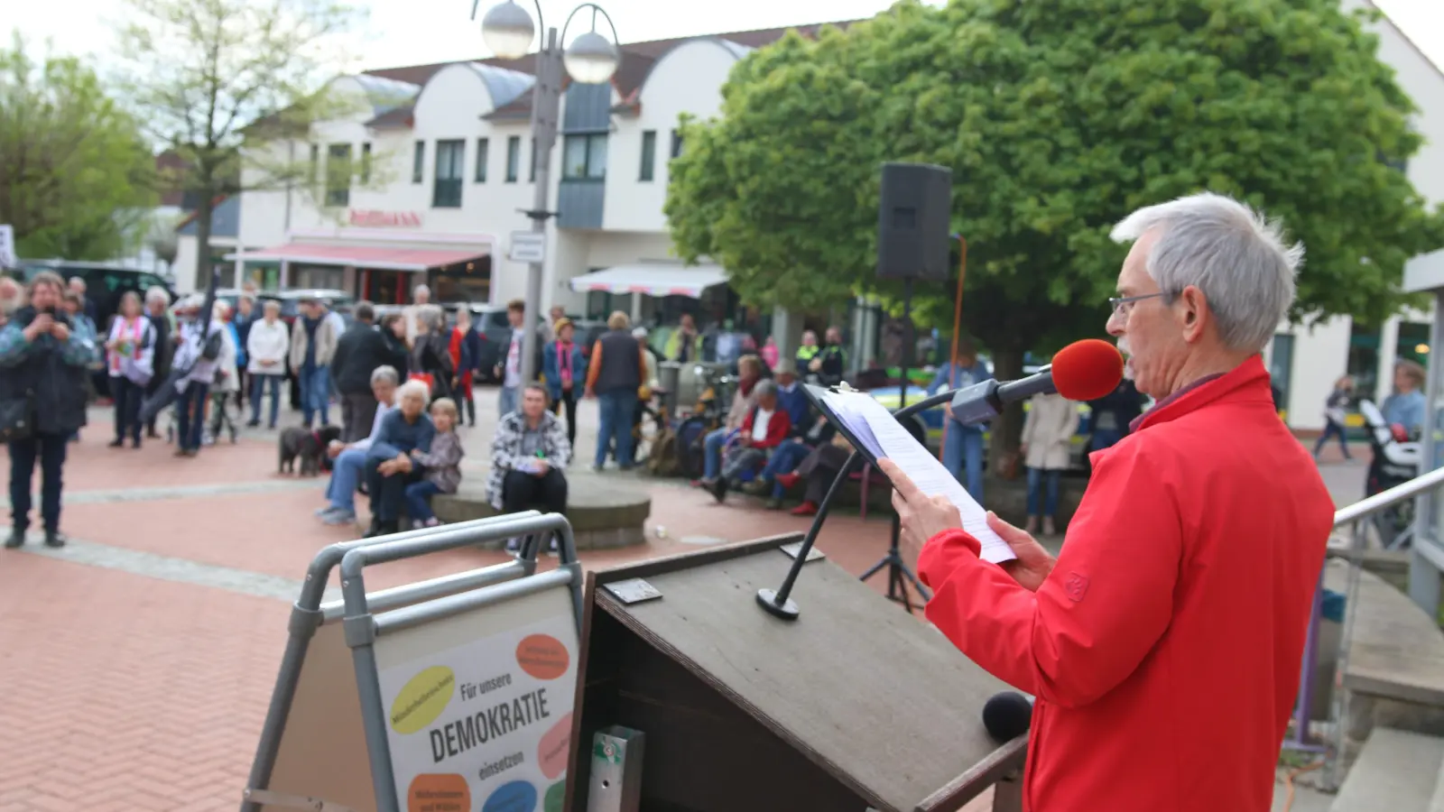 Für Freitag ruft eine Initiative von Bürgern zur letzten Kundgebung für Demokratie vor der Europawahl auf, diesmal auf der Museumsinsel in Rodenberg.  (Foto: bb)