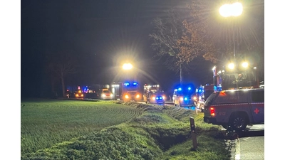 Zwei Insassen verbrannten bei dem Unfall auf der K47. (Foto: Samtgemeindefeuerwehr Nenndorf)