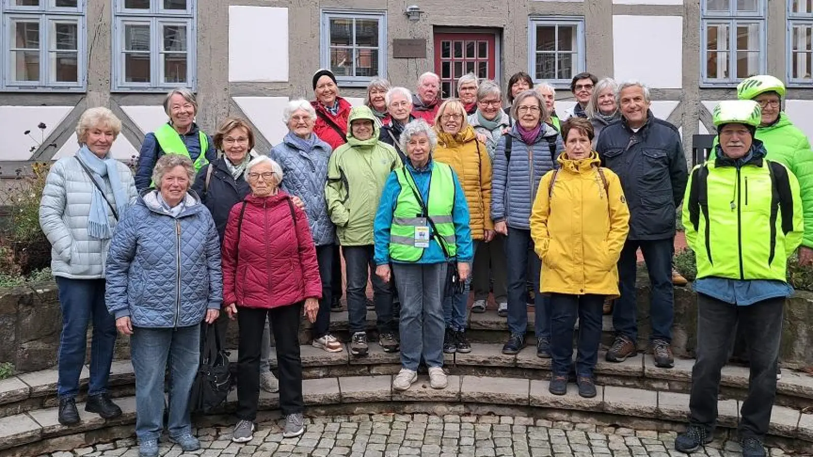 Treffen sich immer dienstags: Die Teilnehmer des Stadtrundgangs. (Foto: privat)