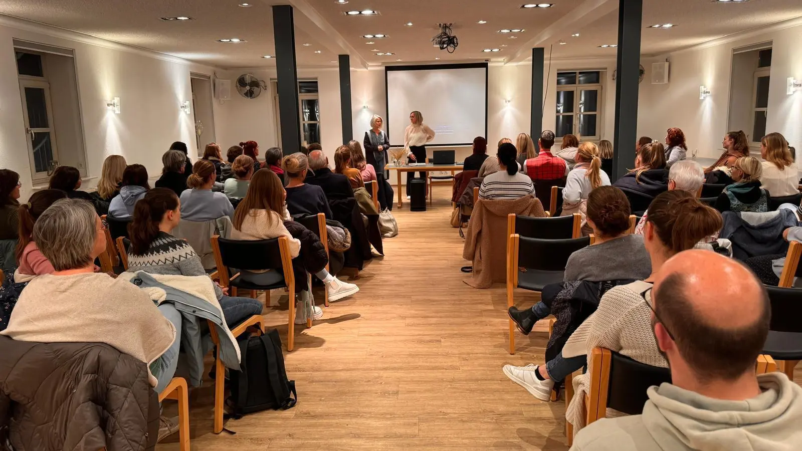 Blick in die Remise: Die Reihen sind gut gefüllt. (Foto: privat)