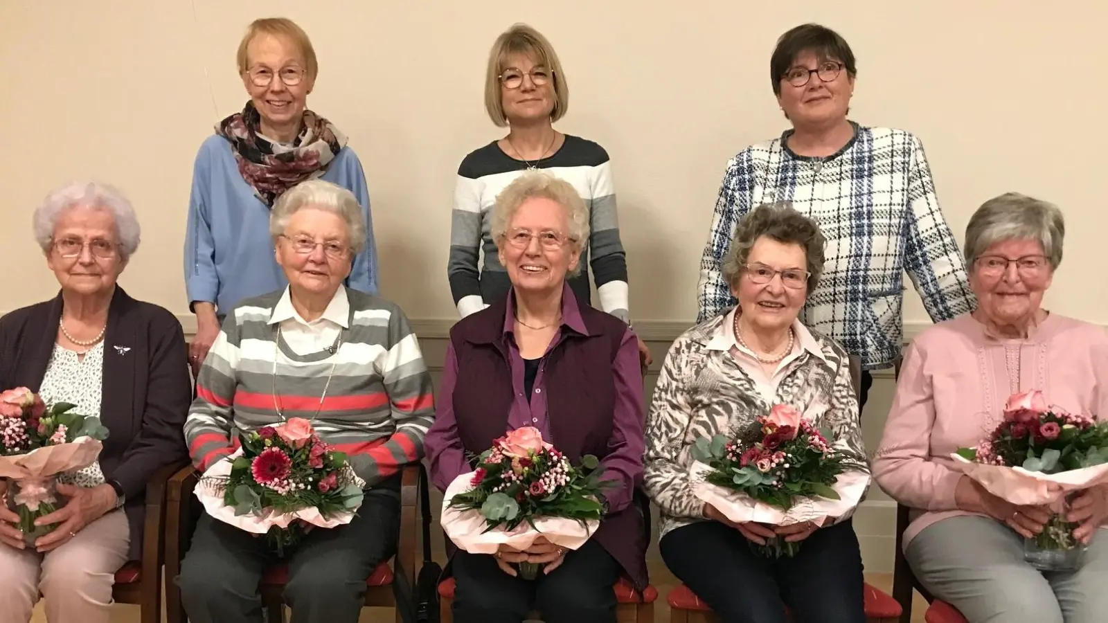 Sitzend von li.nach re.: Inge Schulz, Hanne-Lore Meier, Annette Reese,Hannelore Schaake und Annemarie Geweke. Stehend von li. nach re.: Elke Wulf , Christine Herbold ( beide stellv. Vorsitzende) und Kirsten Katurbe (1. Vorsitzende). (Foto: privat)