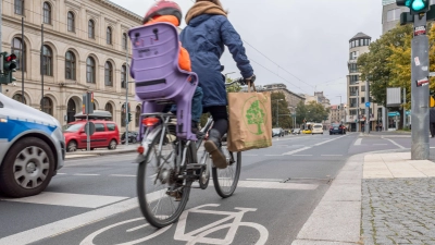 Wie sicher sind die Radwege? Auch diese Frage ist teil des Fahrradklima-Testes. (Foto: ADFC, Gerhard Westrich)