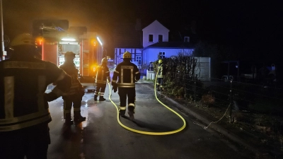 Im Einsatz: Die Feuerwehr Hagenburg/Altenhagen. (Foto: Feuerwehr)