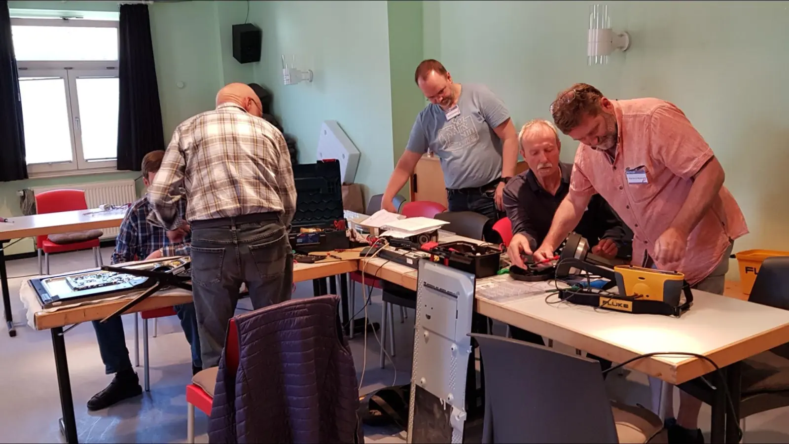 Beim Repair Café kann man mit etwas Hilfe defekte Gerät wieder in Gang bringen.  (Foto: privat)