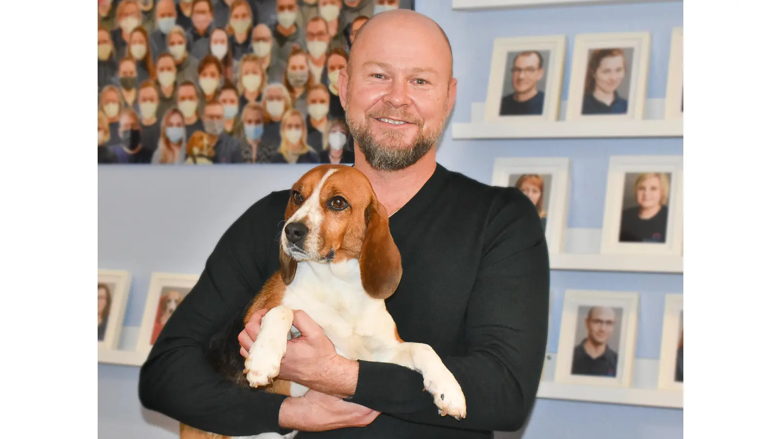 Bei der Hospizarbeit setzt Sven Goldbach auch auf tierische Mitarbeiter, die sich als Therapeuten bewährt haben.  (Foto: Umsorgt wohnen)