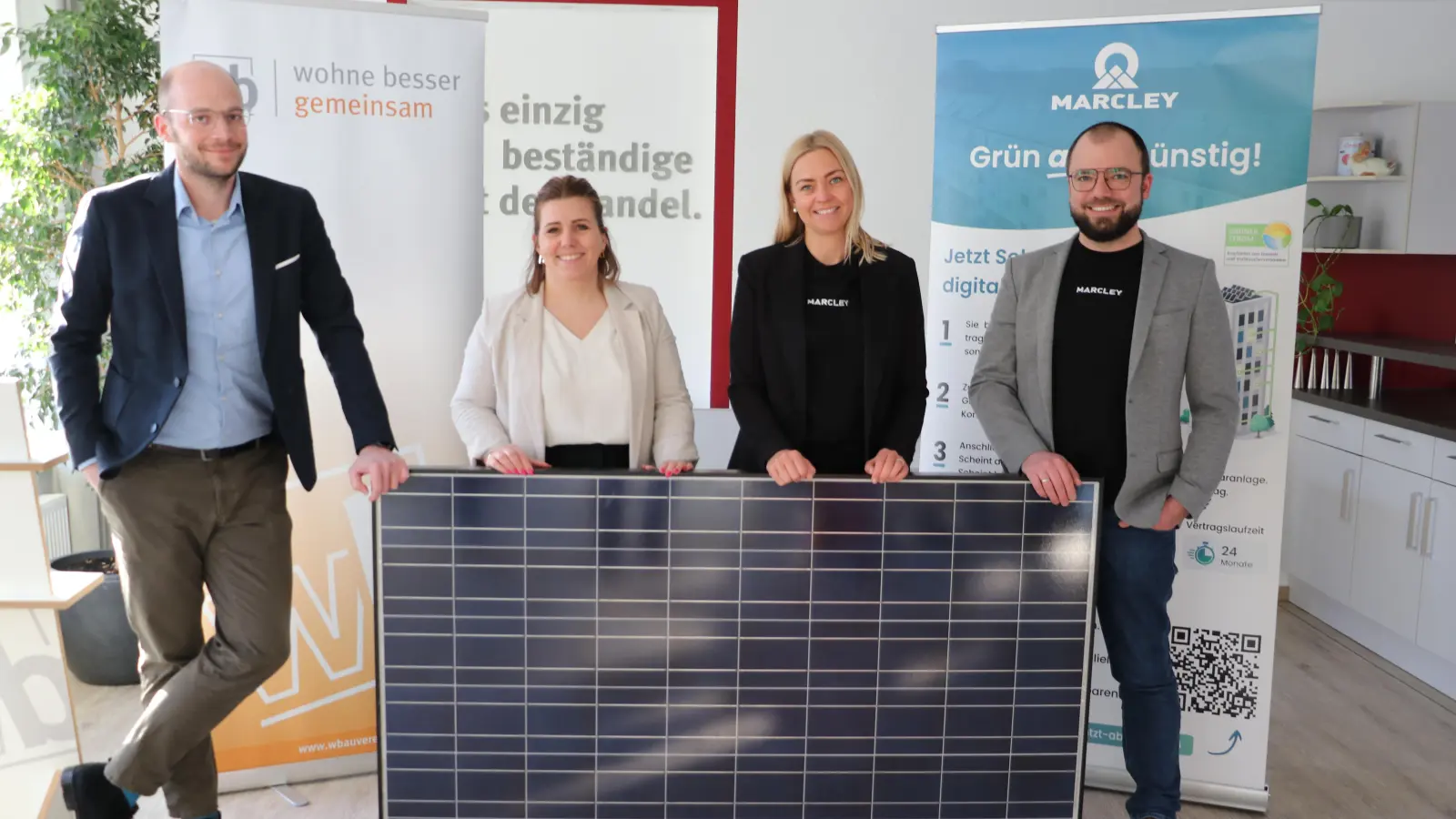 Kooperieren (v.li.): Bauverein-Vorstandsmitglied Jost Kemmerich, Anke Evsen, Roberta Merten und Florian Schulte. (Foto: gi)