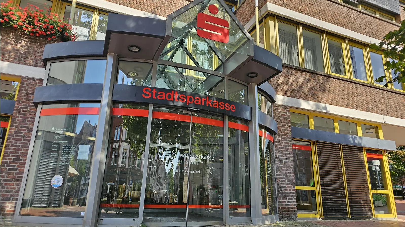 Stadtsparkasse Wunstorf. (Foto: tau)